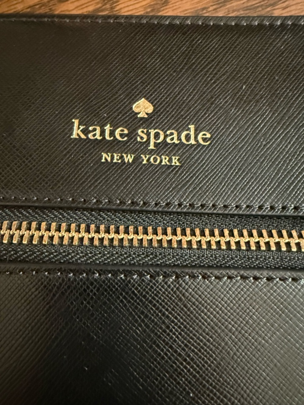 kate Spade black leather Cross Body with gold logo and zipper - Picture 2 of 13